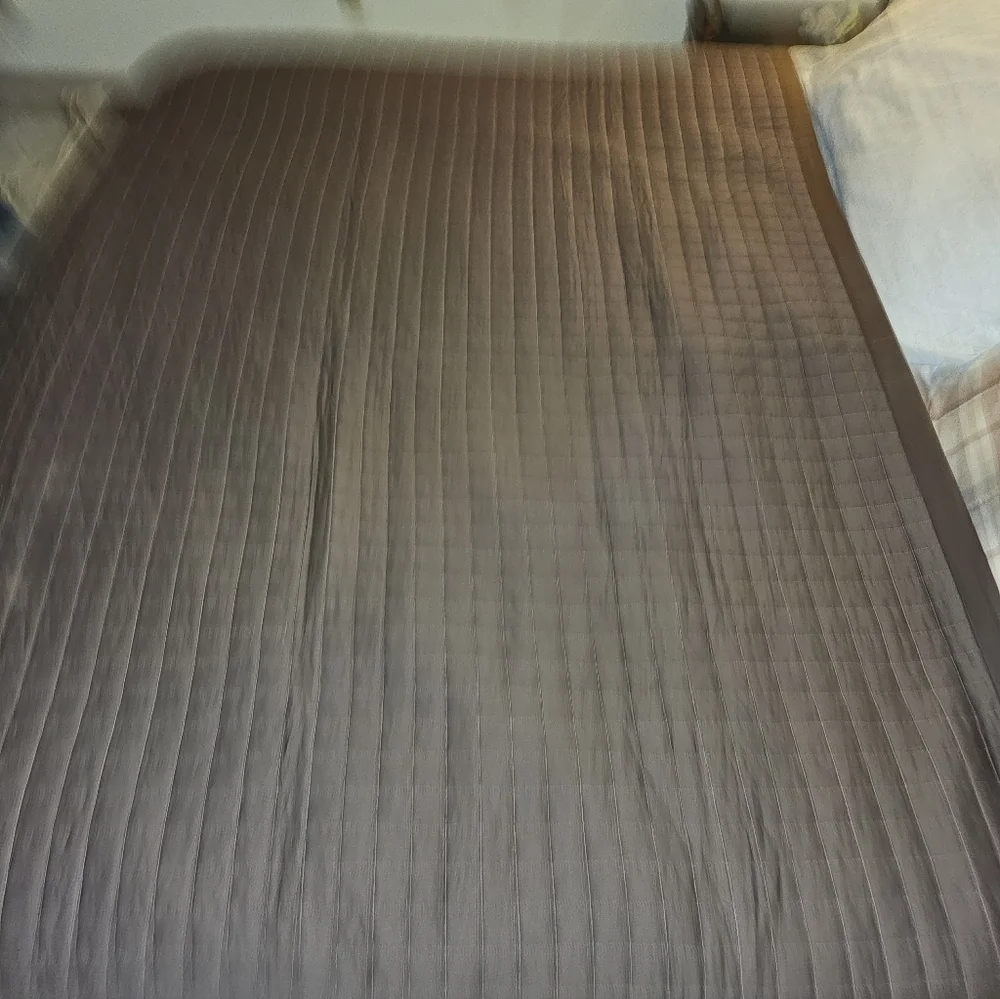 Pink /Brown Reversible Quilted Bedspread